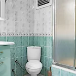Bright & Cozy 2br Located In The Heart Of Living Appartement *