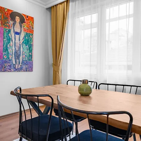 Appartement Bright & Cozy 2br Located In The Heart Of Living *