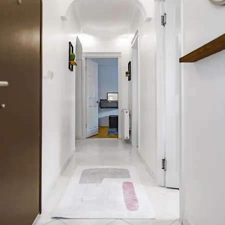 Bright & Cozy 2br Located In The Heart Of Living Apartment Istanbul